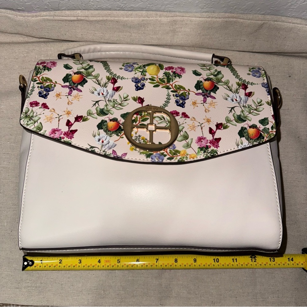IMAN Convertable Bag - Picture 7 of 9